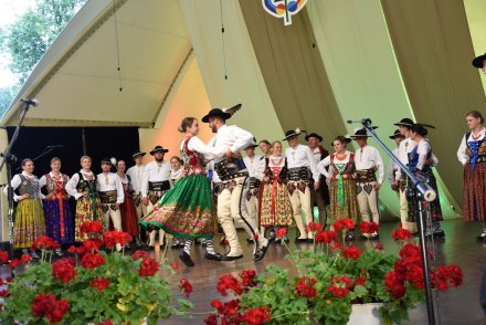 Piąty dzień Tygodnia Kultury Beskidzkiej w Wiśle - występy w wiślańskim amfiteatrze - Zespół Regle z Poronina